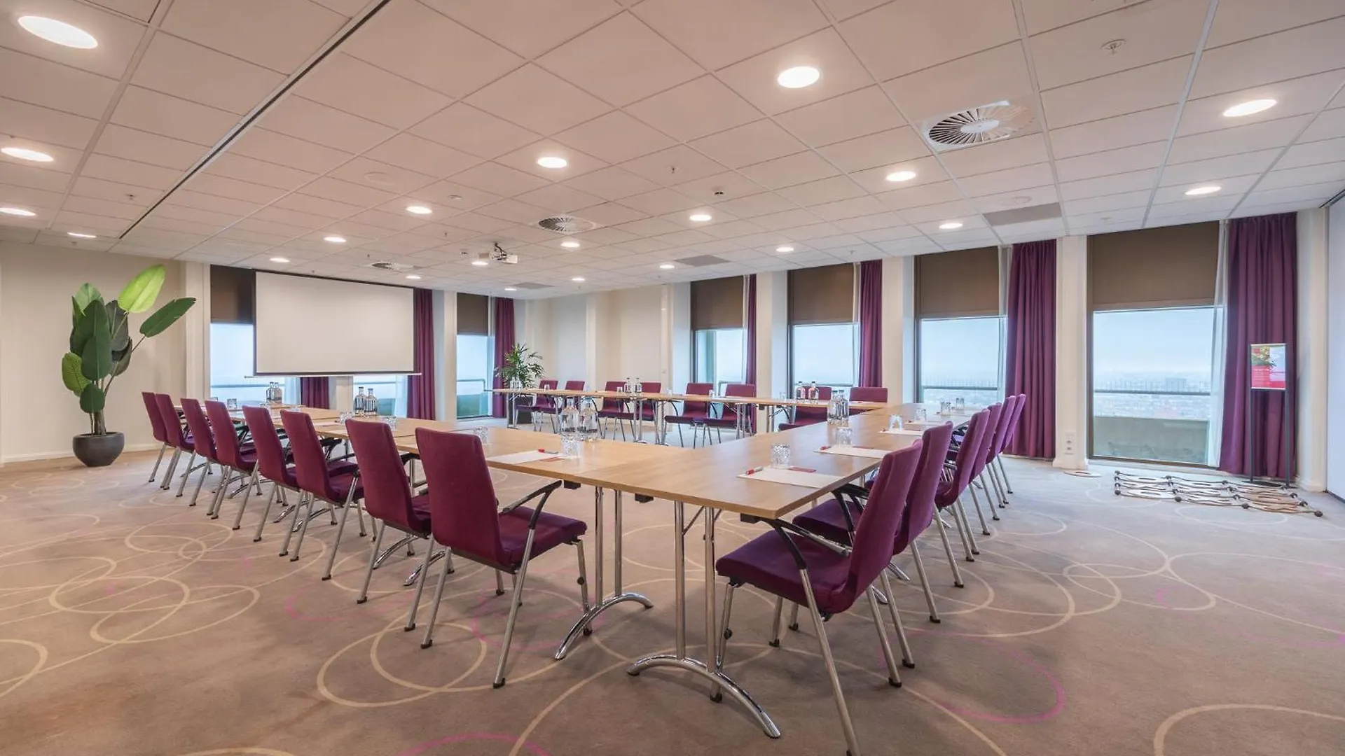 Leonardo Hotel Amsterdam Rembrandtpark 4*,